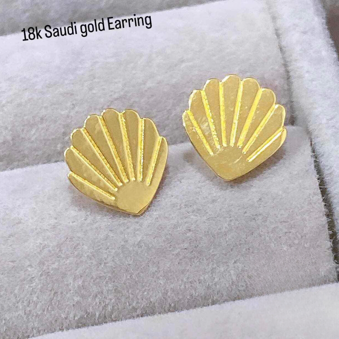 Pearly shell earrings solid 18k saudi gold