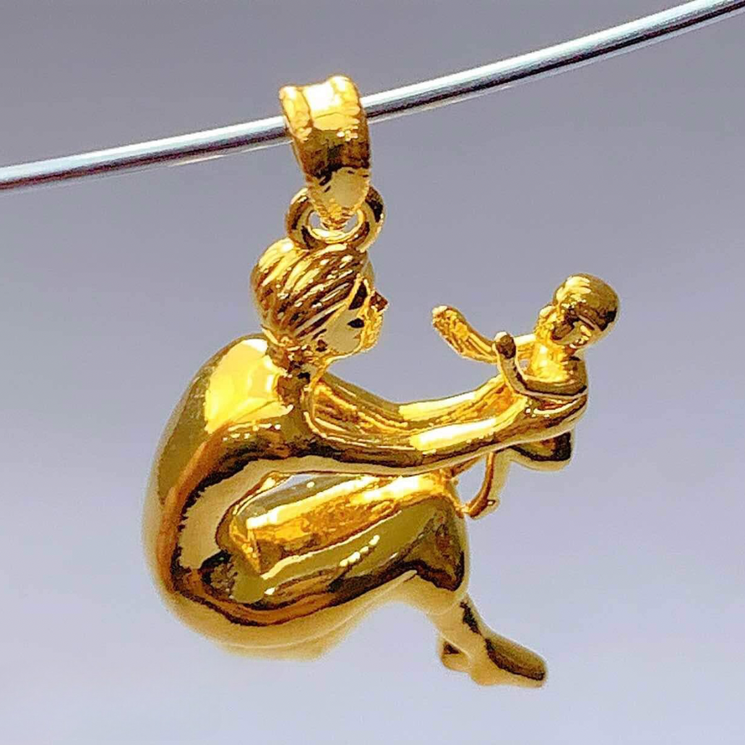 Gold Mother & Child Pendant Ampaw 18k Saudi Gold