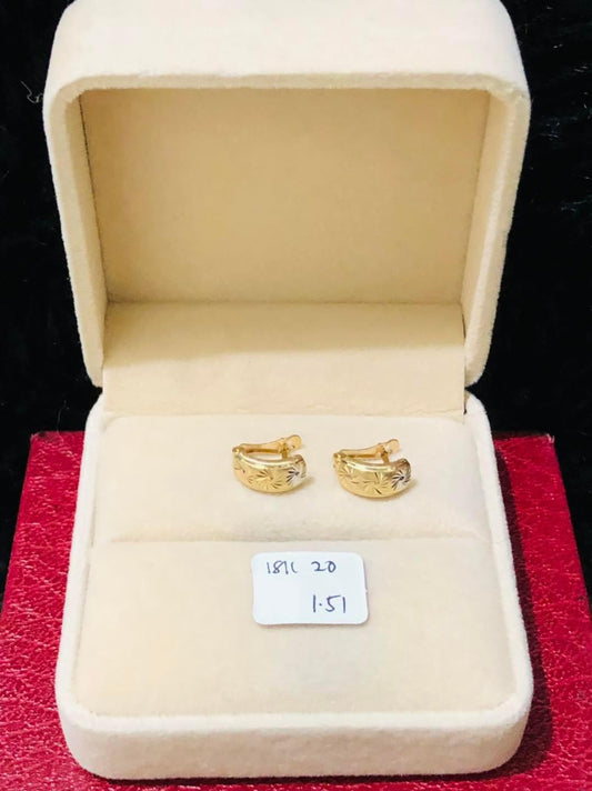 Per Gram 1.51 Earrings 18k Saudi Gold Pawnable