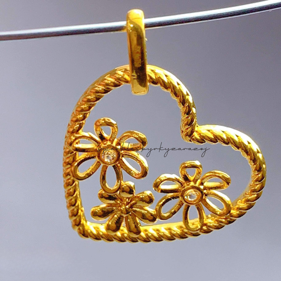 Triple Flower Heart Pendant Ampaw 18k Saudi Gold