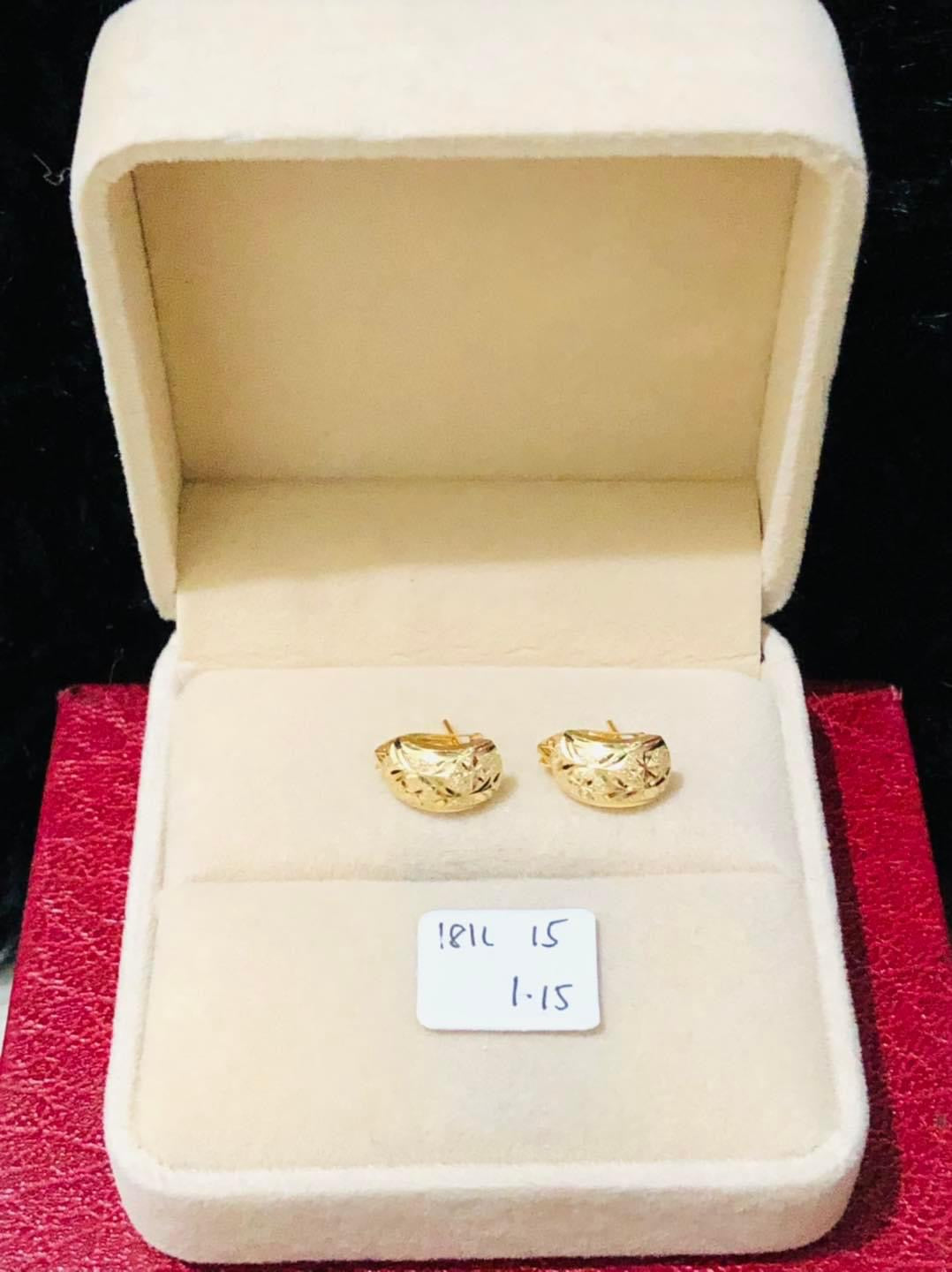 Per Gram 1.15 Earrings 18k Saudi Gold Pawnable