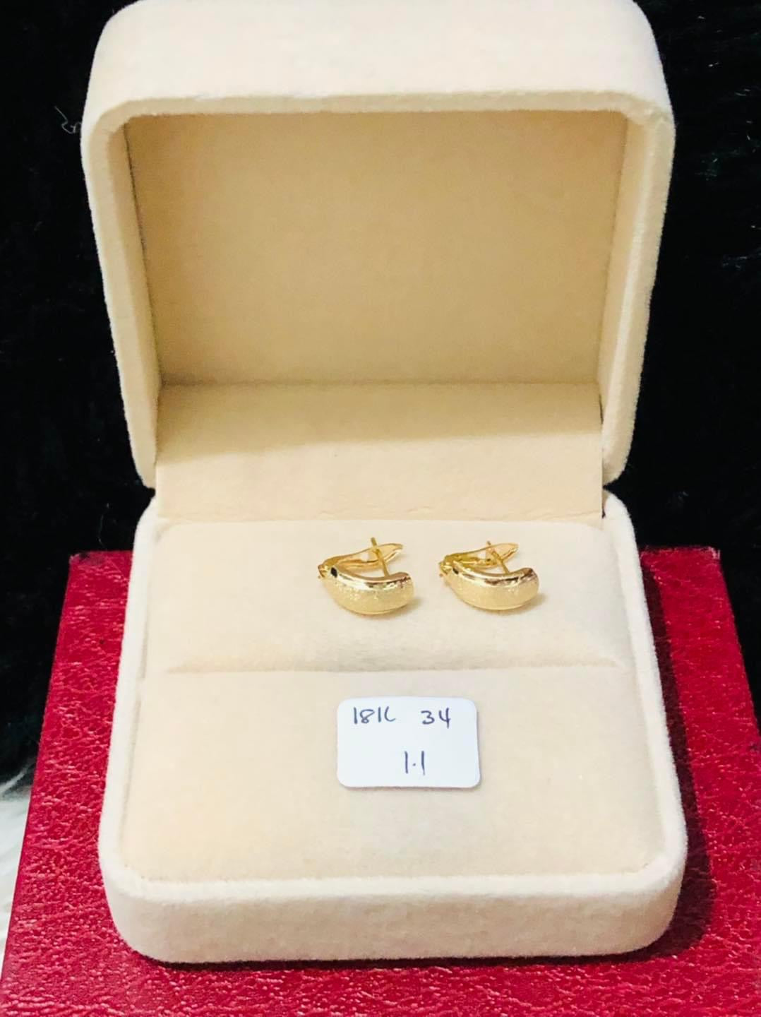 Per Gram 1.1 Earrings 18k Saudi Gold Pawnable