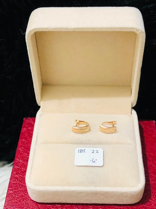 Per Gram 0.6 Earrings 18k Saudi Gold Pawnable