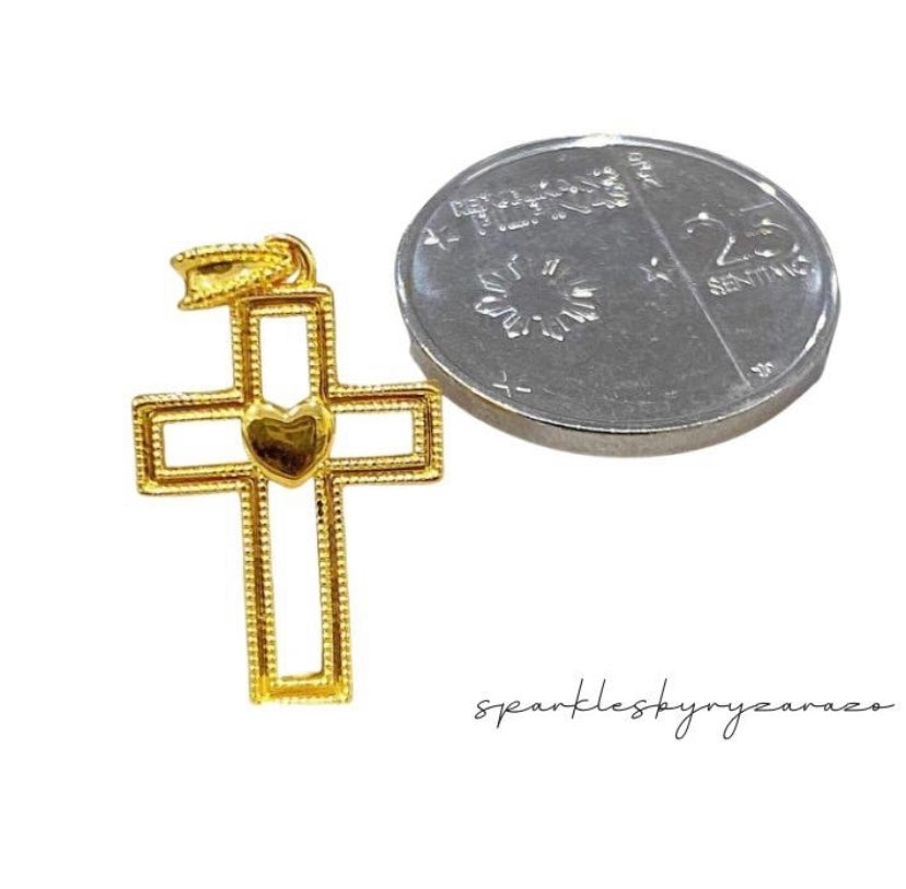 Ampaw centered heart cross pendant 18k gold