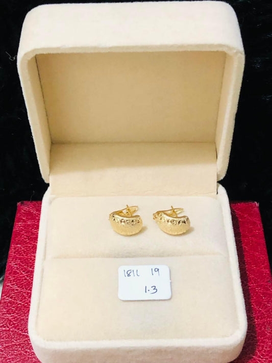 Per Gram 1.3 Earrings 18k Saudi Gold Pawnable