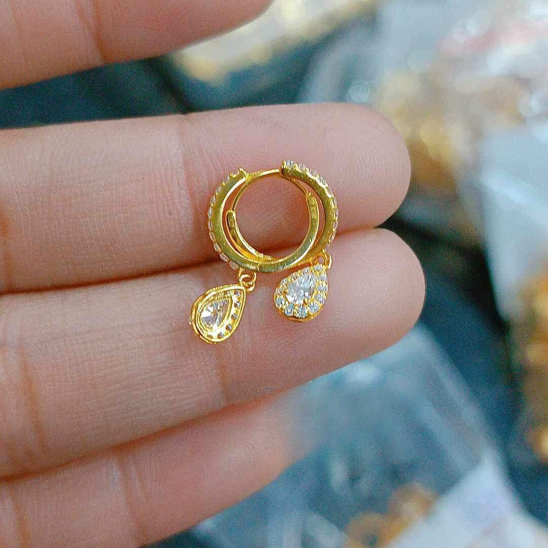 Moissanite Teardrop Earrings 18k Saudi Gold