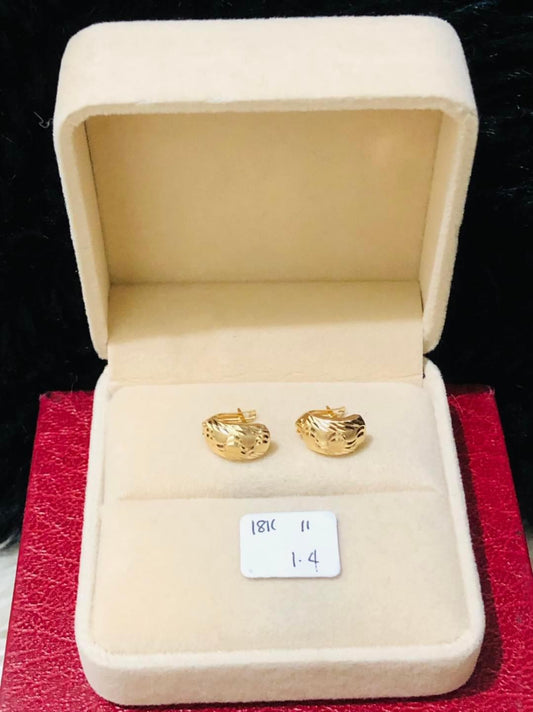 Per Gram 1.4 Earrings 18k Saudi Gold Pawnable