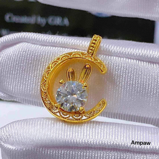 Change’ e Pendant with Moissanite Stone Ampaw 18k Saudi Gold