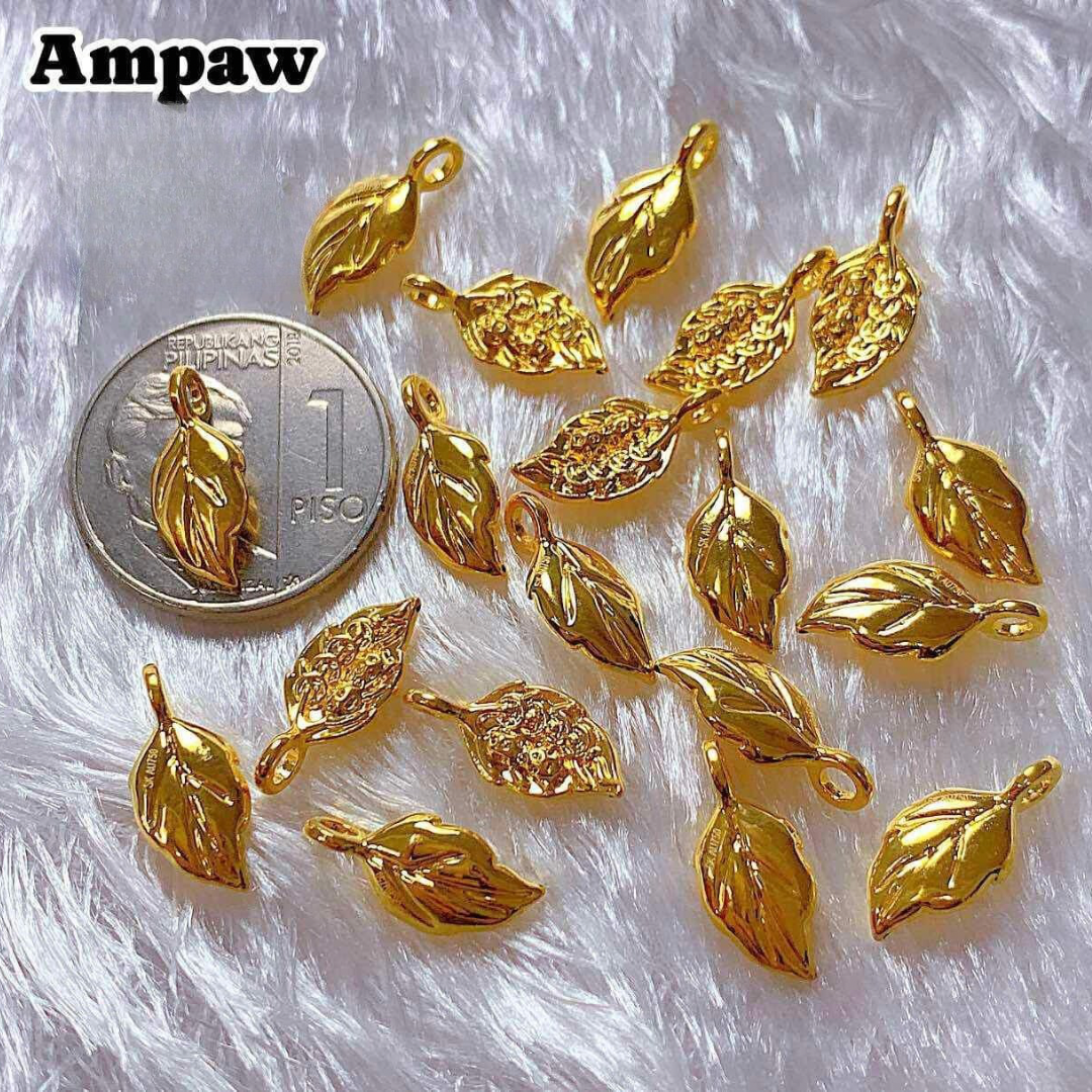 Mini Leaf Pendant Ampaw 18k Saudi Gold