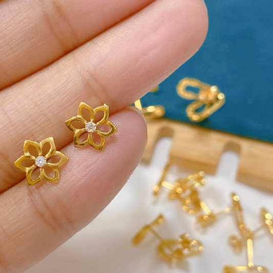 Flower Earrings with Centered Stone 18k Saudi Gold