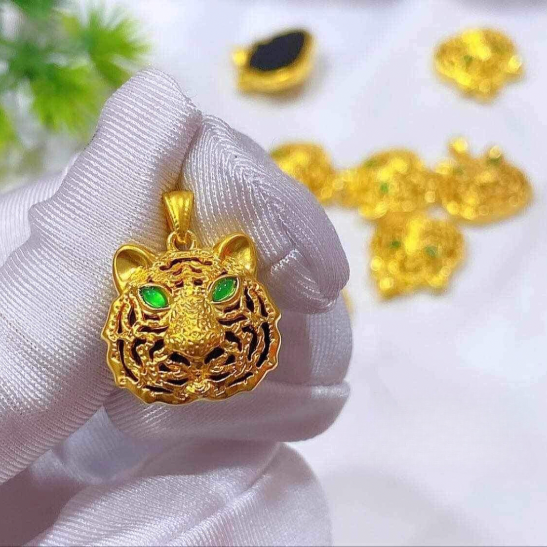 Tiger Head Pendant Ampaw 18k Saudi Gold