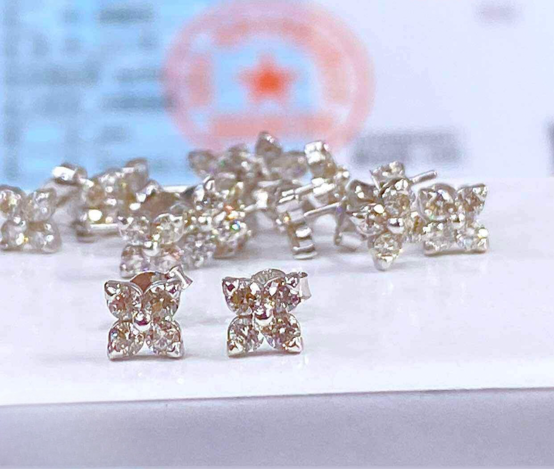 Natural Diamond Earring White Gold 18k Saudi Gold