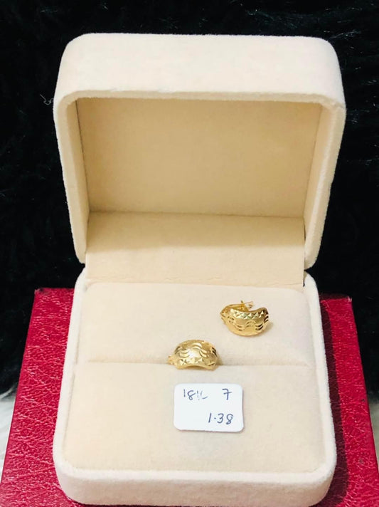 Per Gram 1.38 Earrings 18k Saudi Gold Pawnable