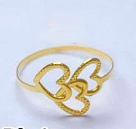 18k Three Hearts style Ring