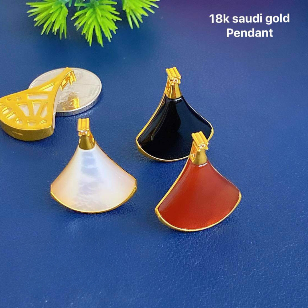 Divas dream ampaw 18k saudi gold pendant