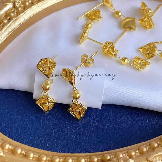 Diamond shape earrings solid 18k saudi gold