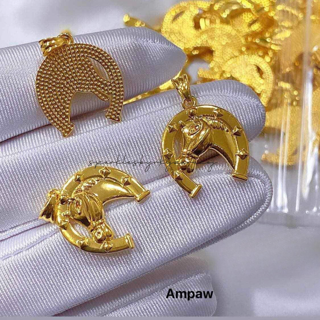 Gold horse head pendant ampaw 18k saudi gold