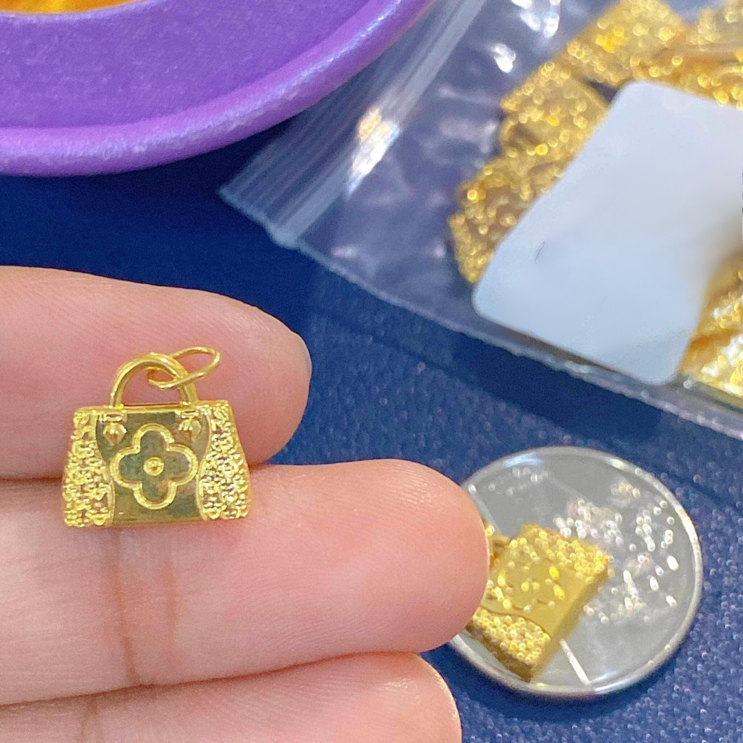 Cuttie Bag Pendant Ampaw 18k Saudi Gold