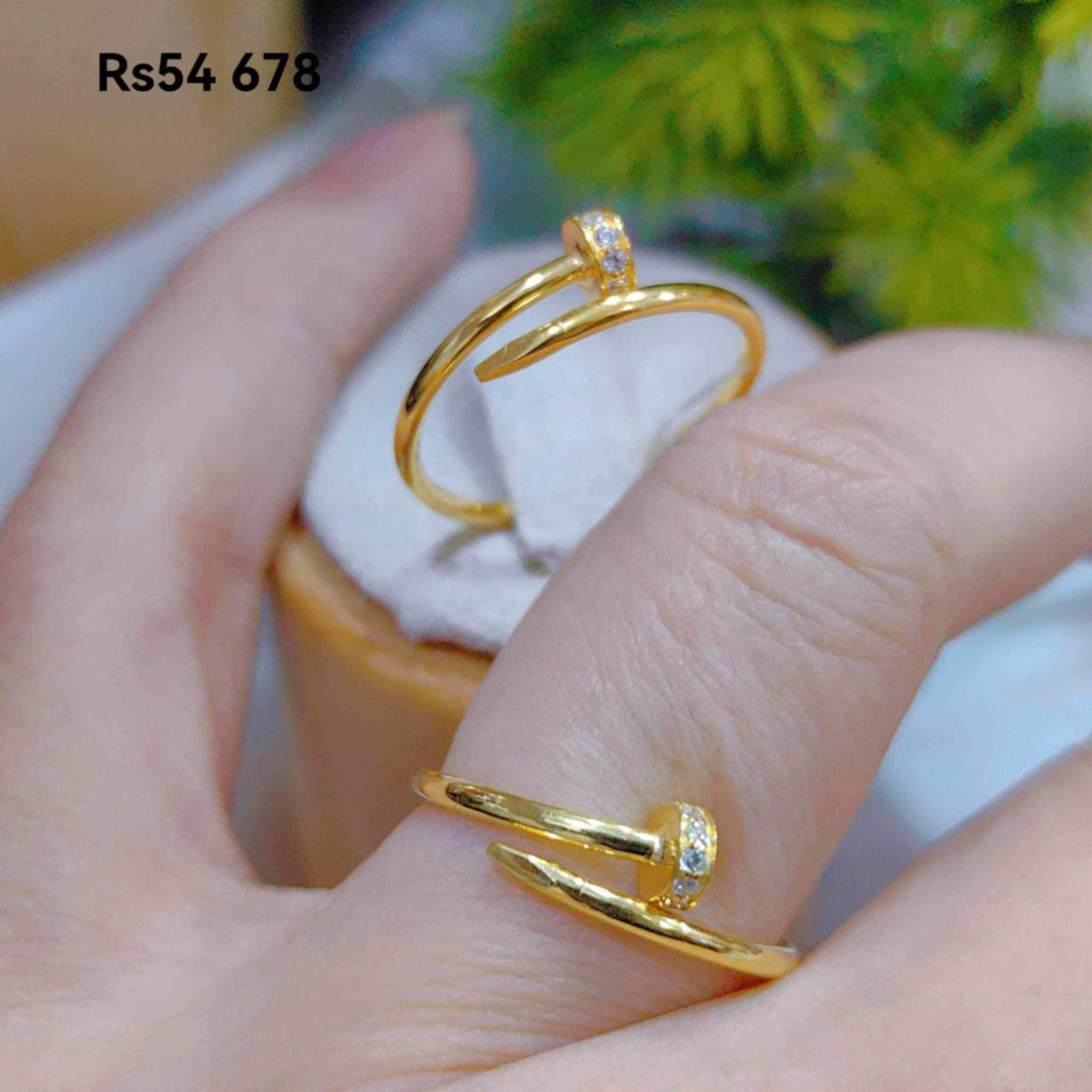 Nail Style Ring with Diamond 18k Saudi Gold