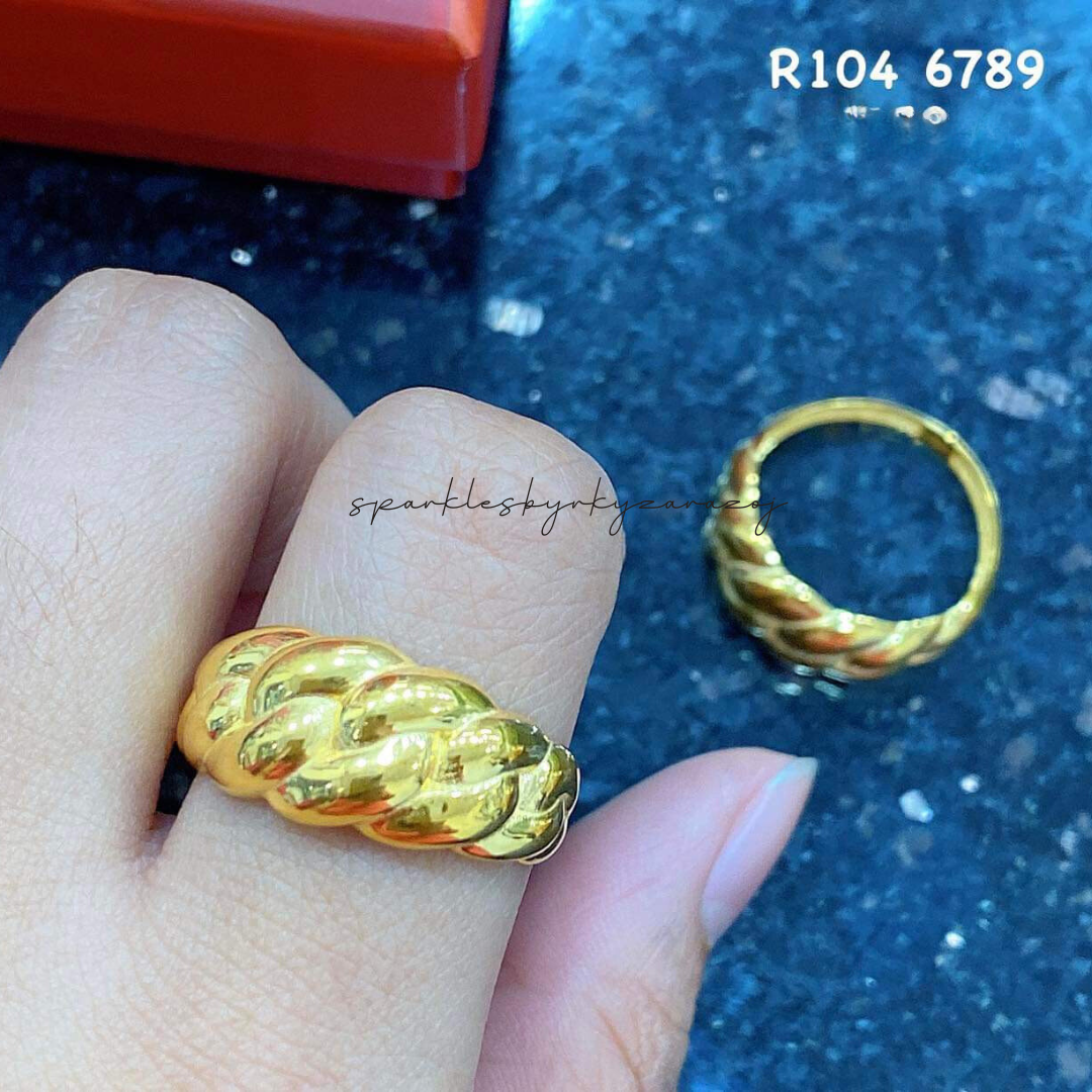 Croissant Ring 18k Saudi Gold